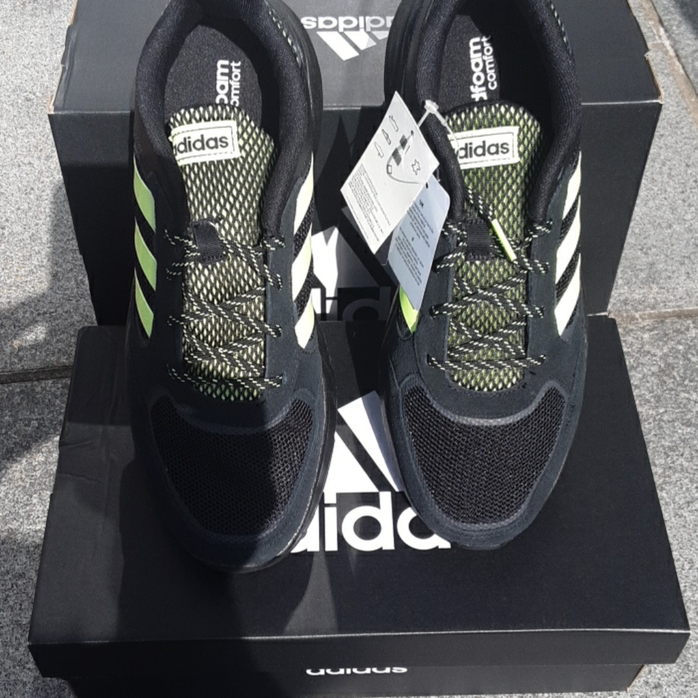 Adidas - Picture 4 of 8